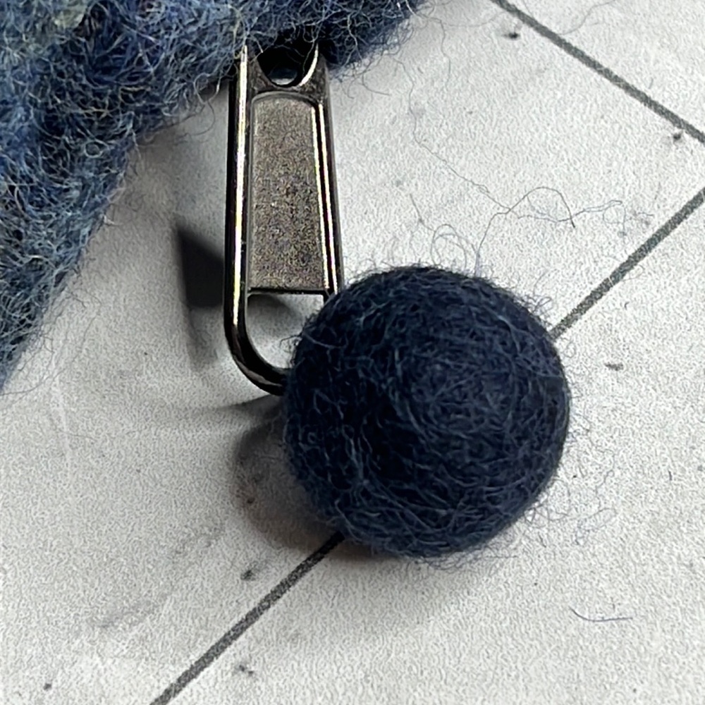 NWT Handmade Felt Wool Coin Purse Zip Closure With Flap Round Felt Zip Navy - Picture 4 of 6